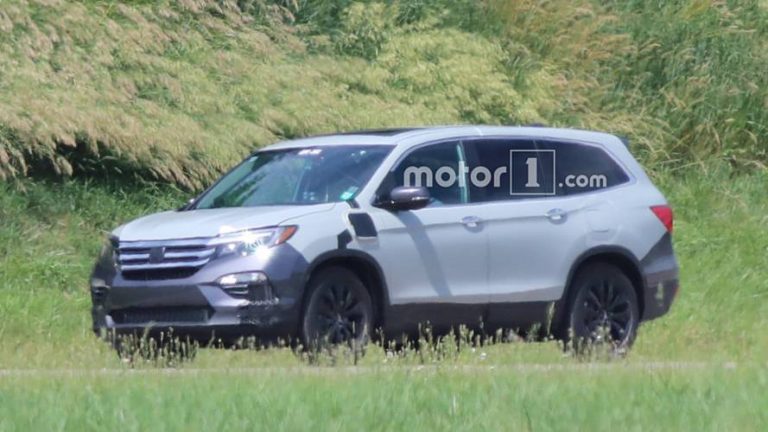 2019 Honda Pilot Hybrid Spy Photos