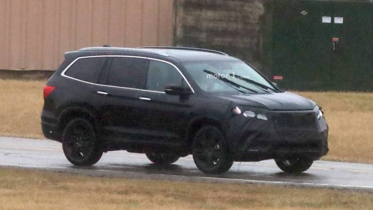 2020 Honda Pilot Plug In Spy Photo